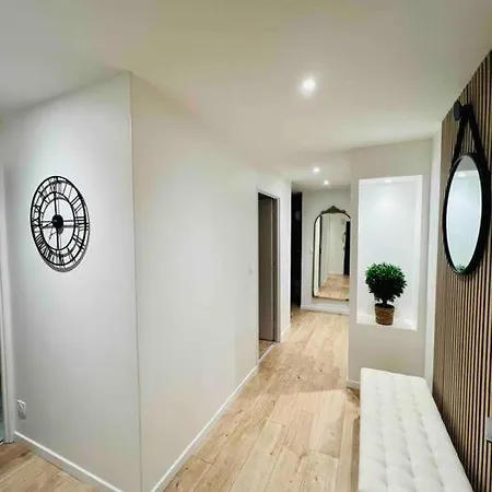 : Cocon Moderne Et Chaleureux A 5mn Du Centre Apartman Caen